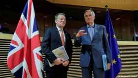El negociador británico, David Frost, junto a su homólogo de la UE, Michel Barnier.