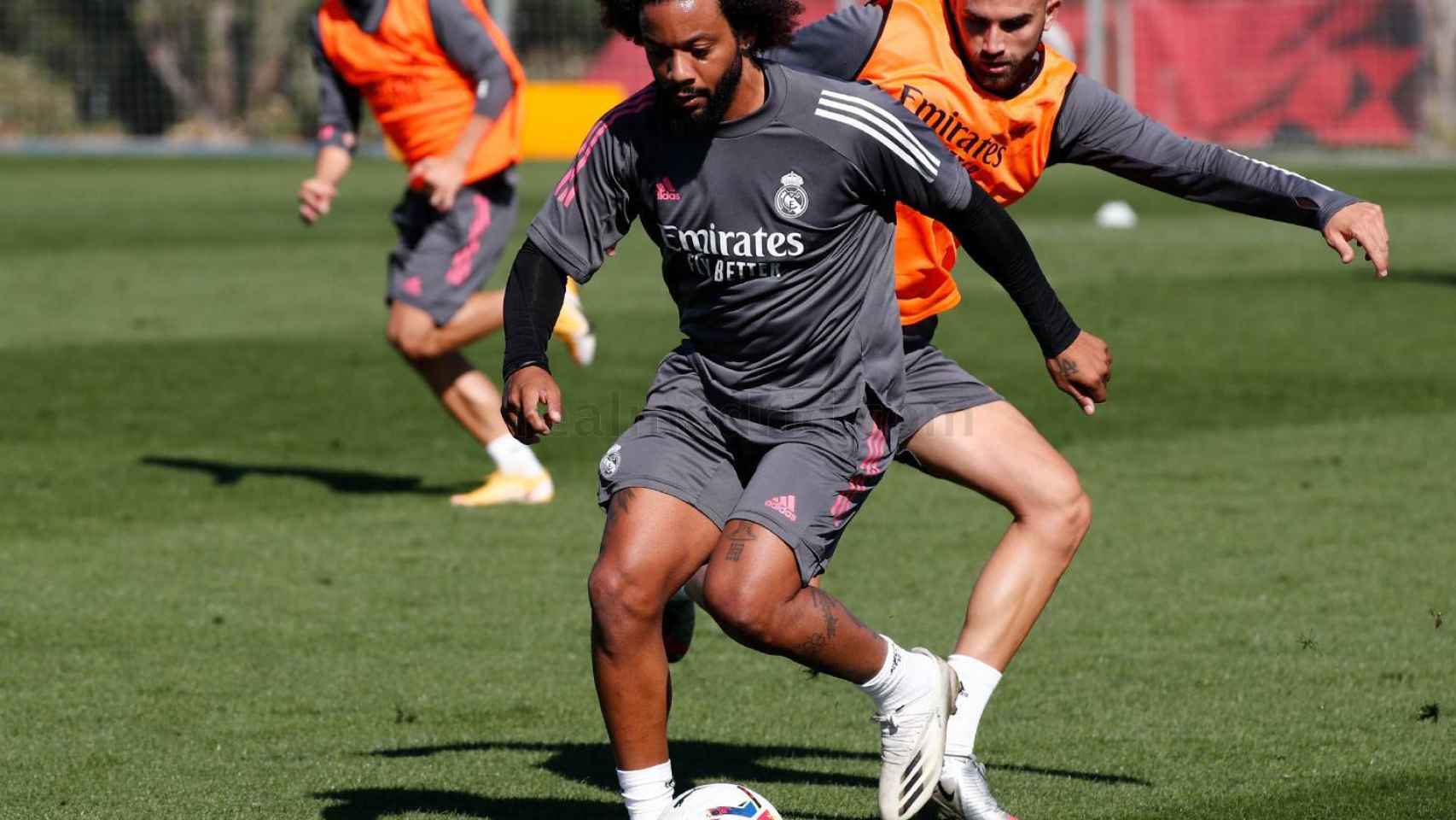 Marcelo y Borja Mayoral en el entrenamiento del Real Madrid
