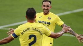Paco Alcácer y Mario Gaspar celebran el gol del Villarreal en La Liga