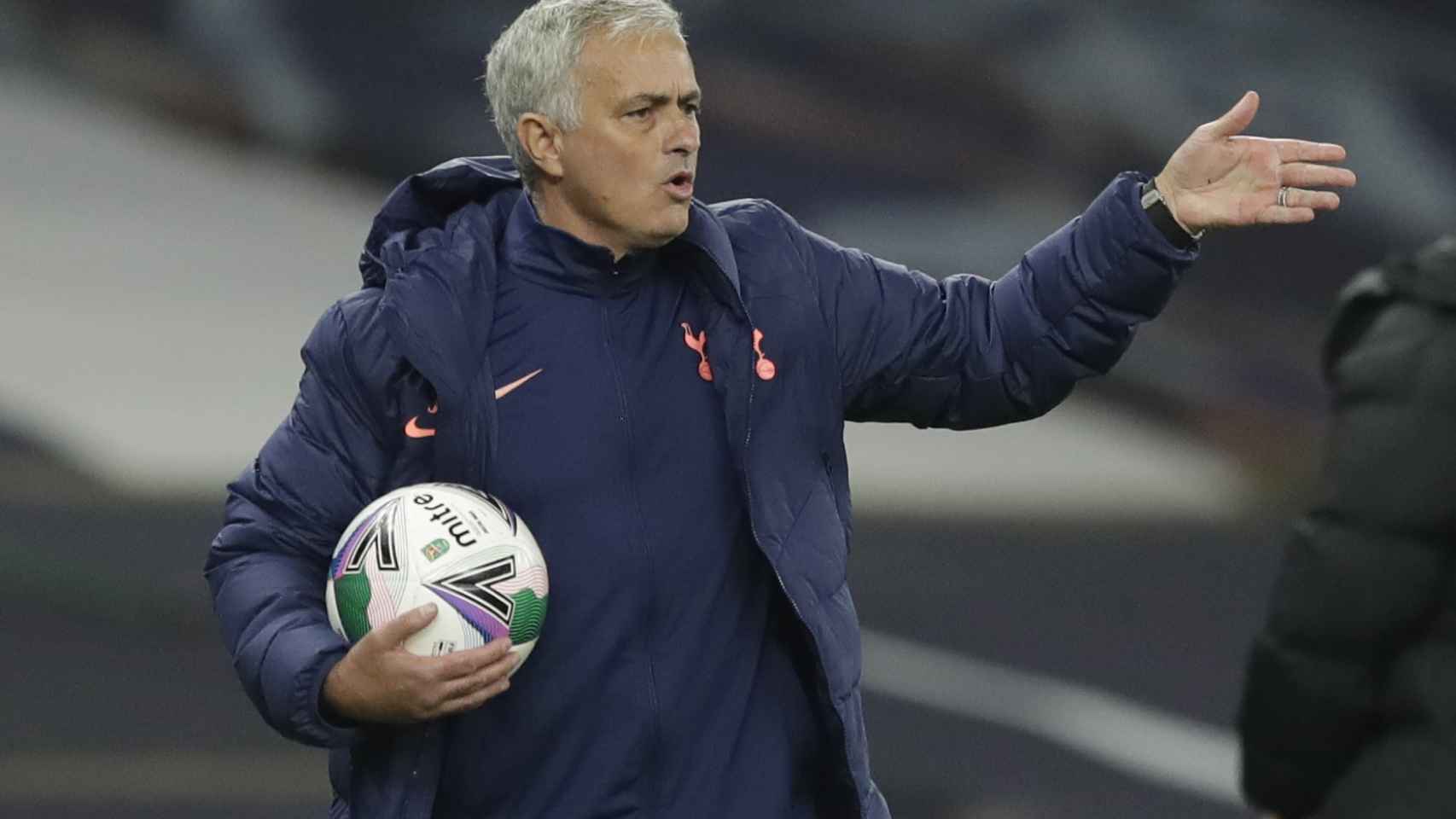 José Mourinho, durante el Tottenham - Chelsea de la Copa de la Liga