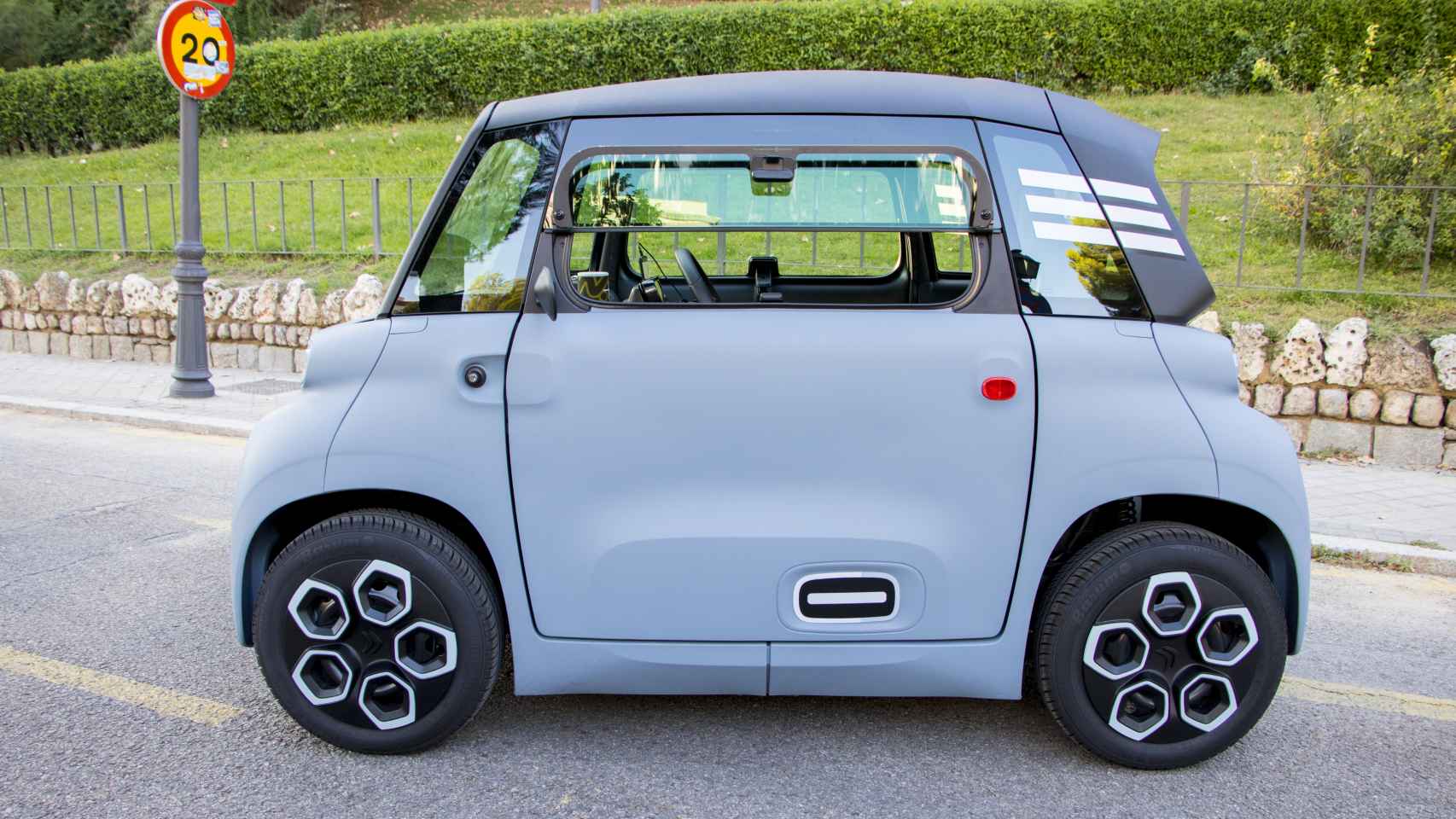 Este Citroën Ami es un vehículo 100% eléctrico.
