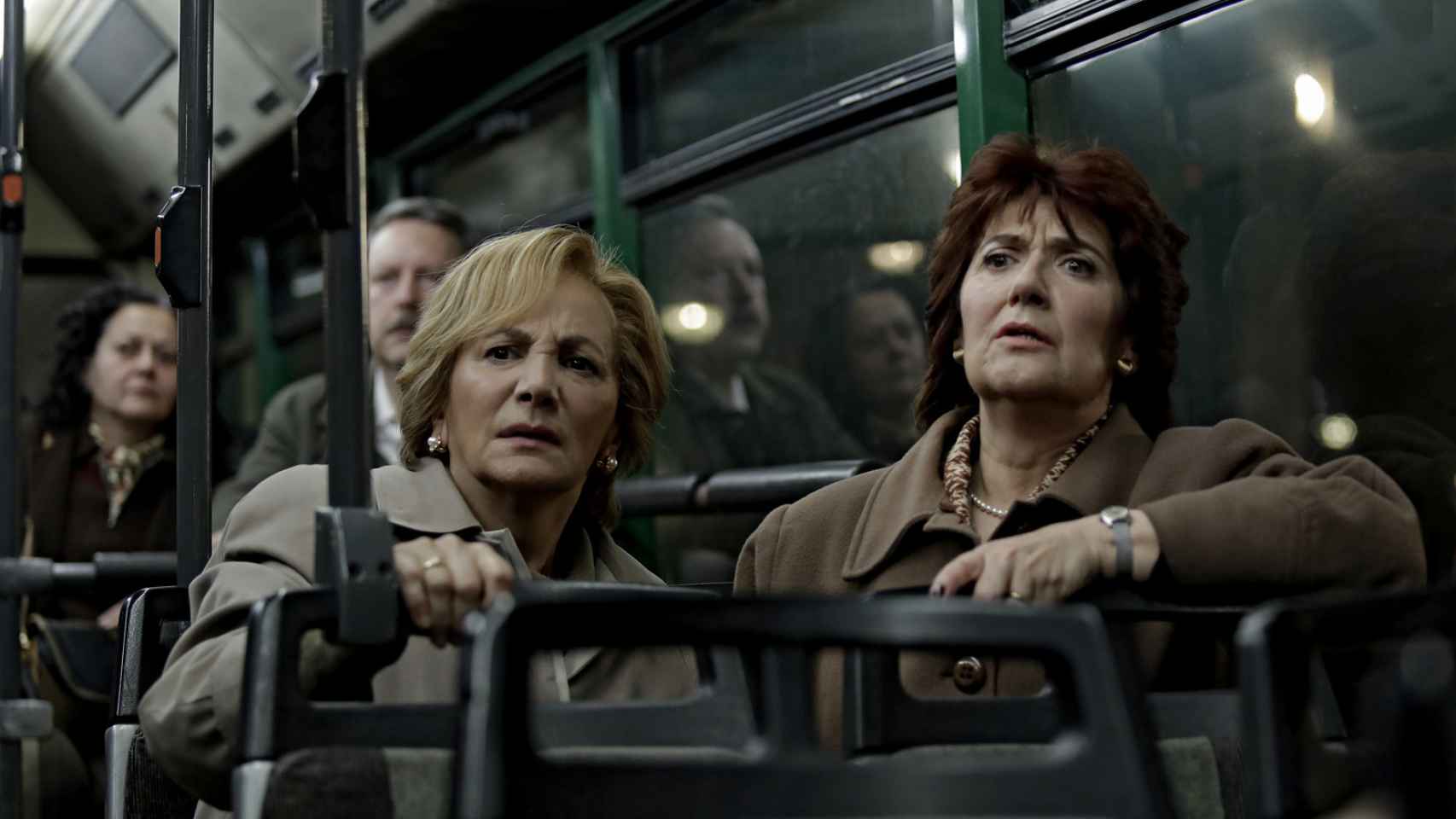 Elena Irureta (Bittori) y Ane Gabarain (Miren), en una escena de 'Patria' (HBO).