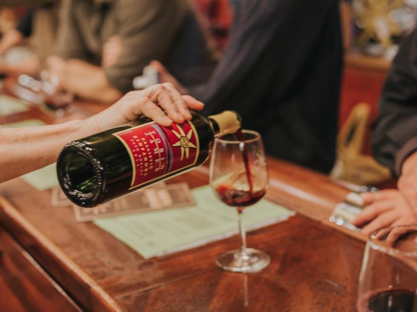 Pedir por copas nos permite probar nuevos vinos.