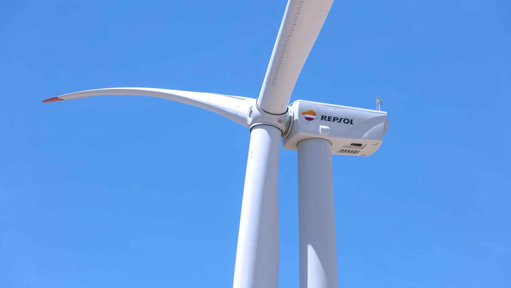 Repsol conecta a la red los primeros megavatios de su proyecto eólico 'Delta' (Aragón)