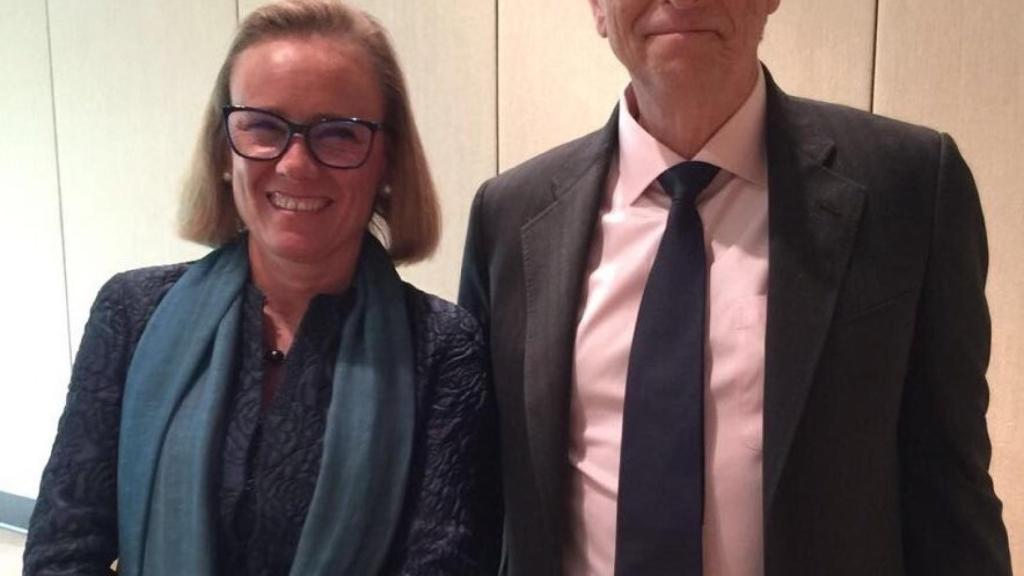 Belen Garijo con Bill Gates, en abril de 2017.