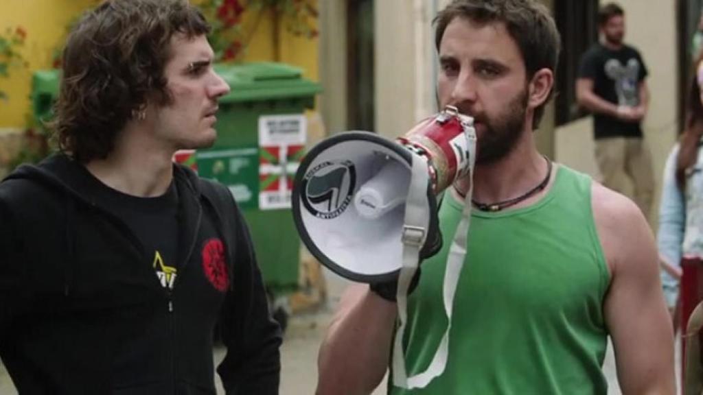 Fotograma de 'Ocho apellidos vascos', escrita por Borja Cobeaga y Diego San José.