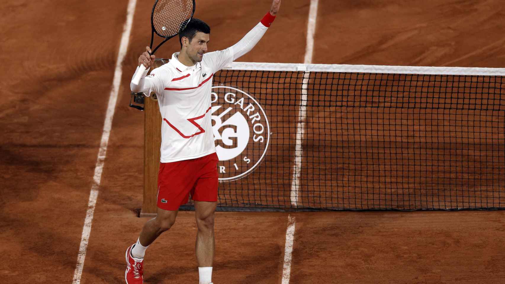 Djokovic celebra su victoria ante Galán