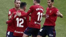 Los jugadores de Osasuna celebran el gol de Roncaglia frente al Celta de Vigo