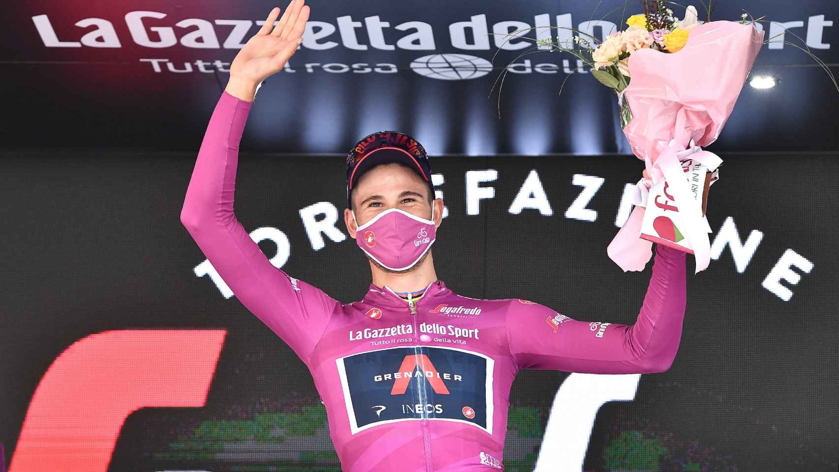 Filippo Ganna, ciclista de INEOS, con la 'maglia rosa' del Giro de Italia