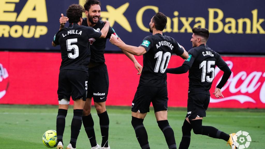 El Granada celebra el gol de Germán