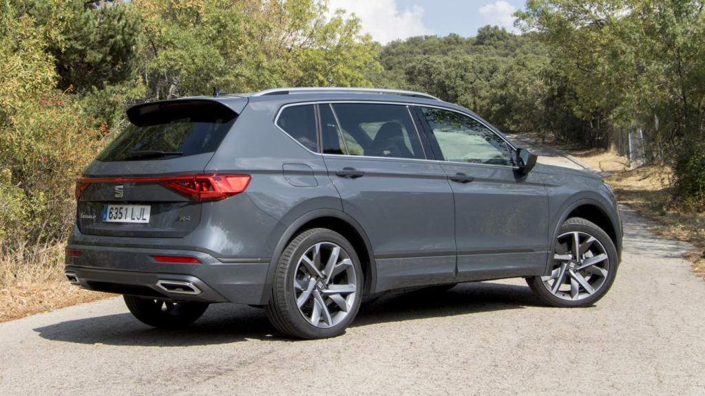 Este Tarraco compite en una categoría donde sus principales rivales son el RAV4 y el 5008.
