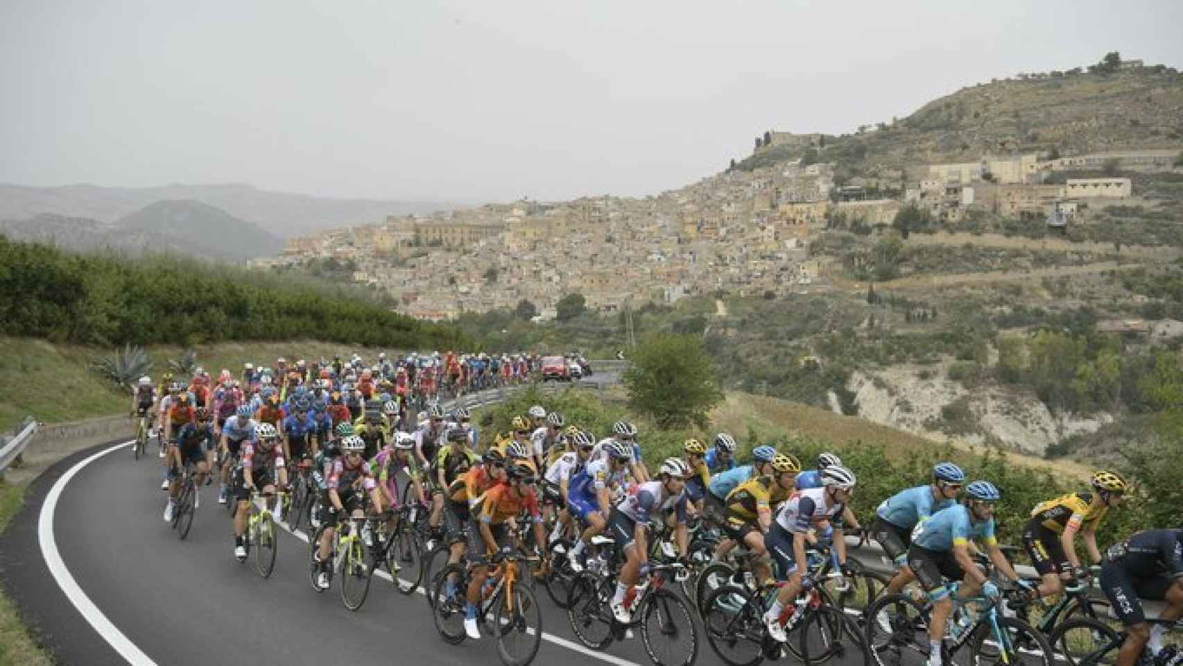El pelotón del Giro de Italia en la etapa 3
