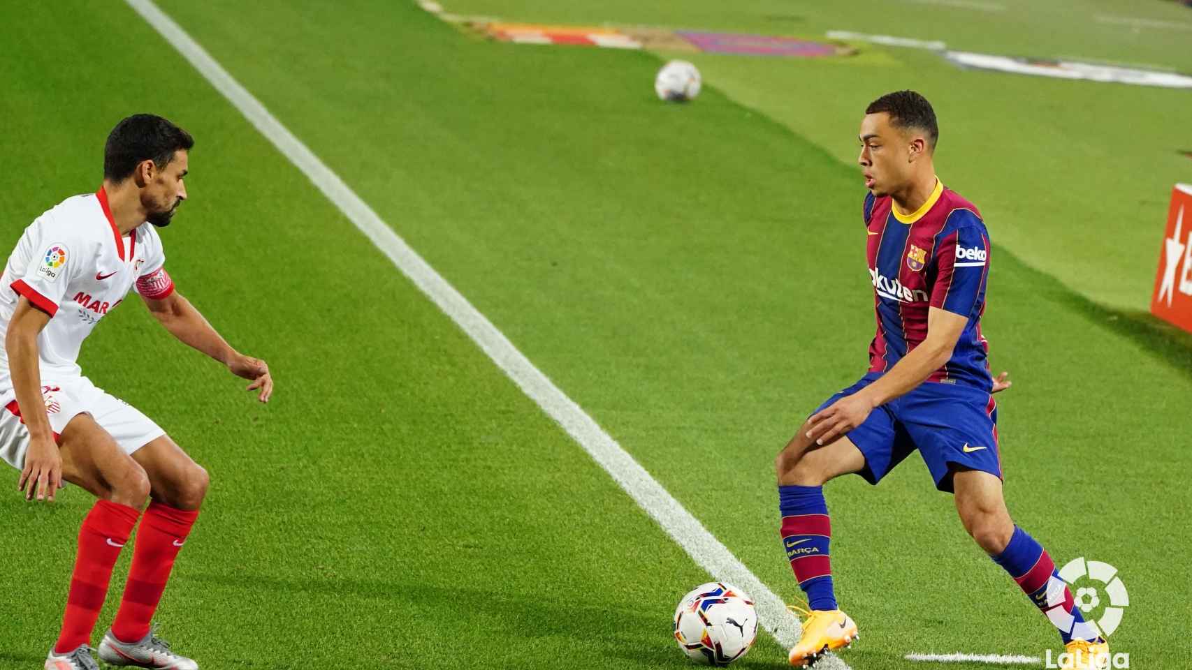 Sergiño Dest en su debut con el Barça