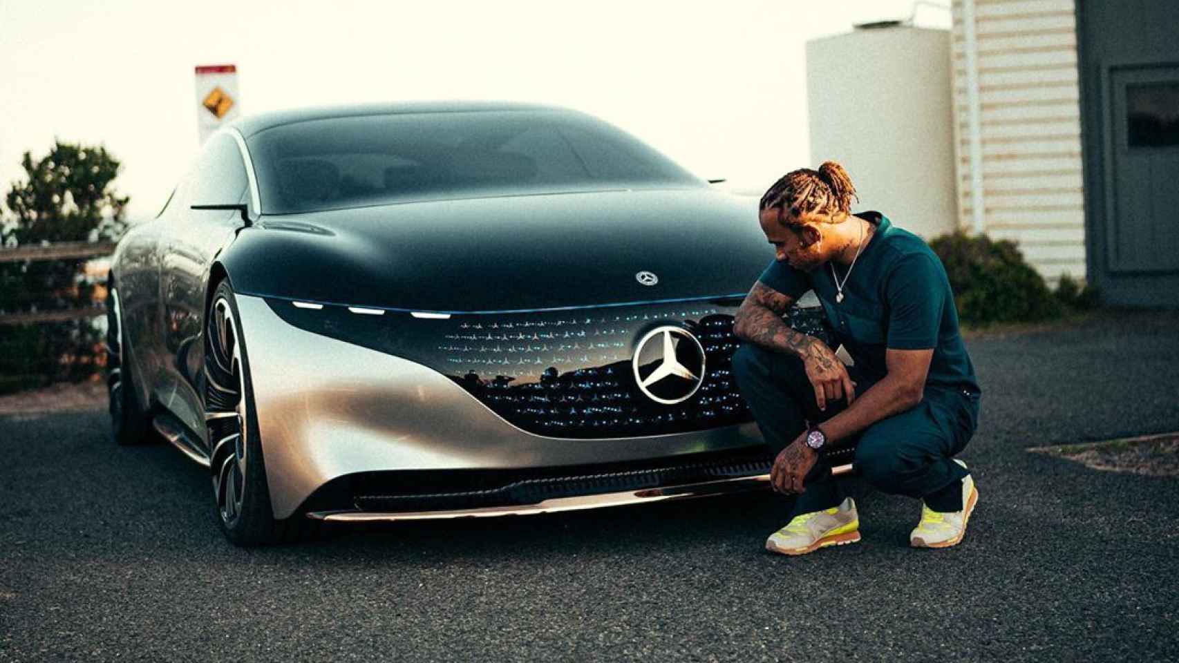 Hamilton y el prototipo eléctrico EQS de Mercedes-Benz