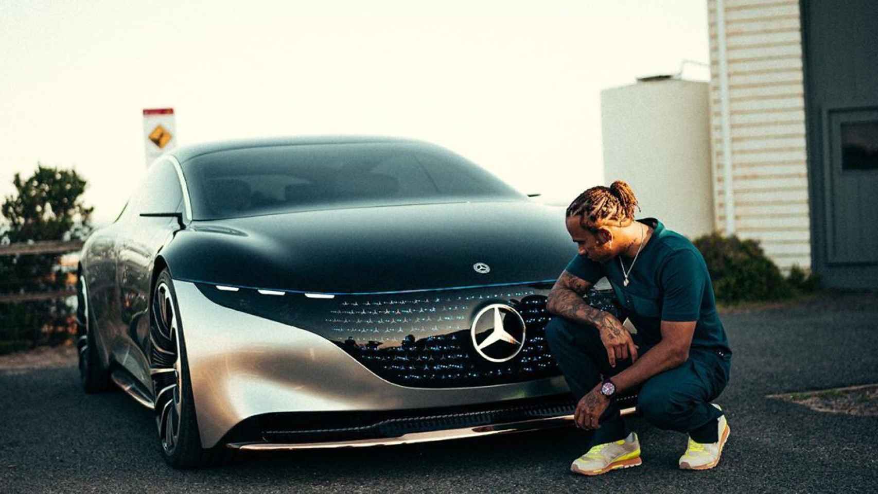 Hamilton y el prototipo eléctrico EQS de Mercedes-Benz