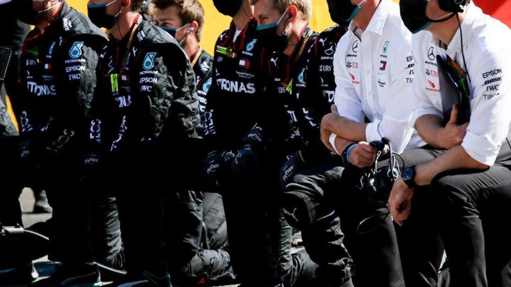 El equipo Mercedes, con Toto Wolf a la cabeza