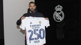 Karim Benzema celebra su gol número 250 con el Real Madrid