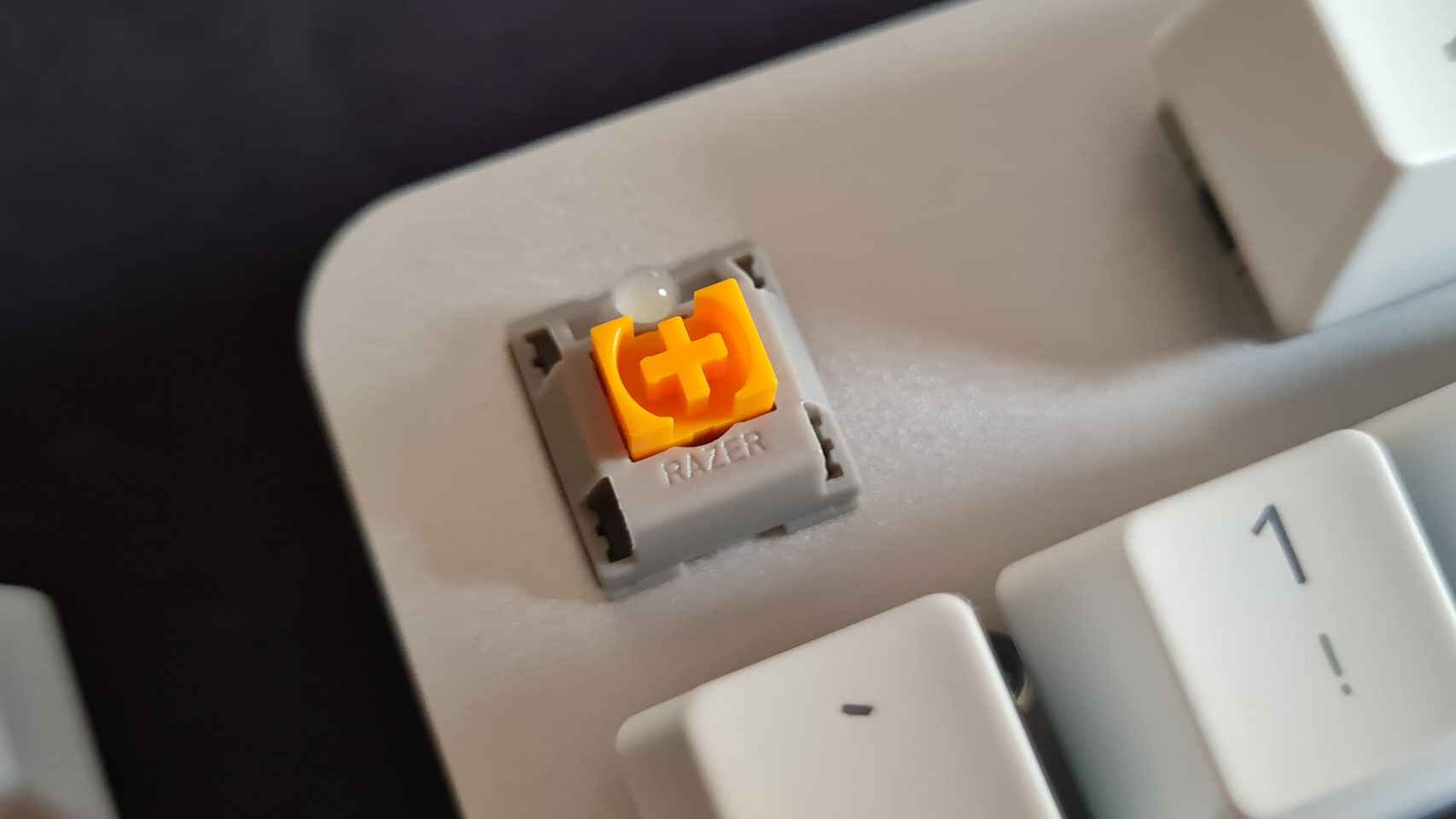 La parte más importante del Razer Pro Type son sus switches naranjas