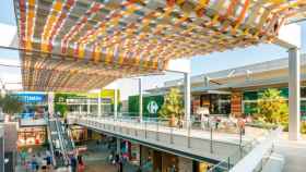 Carrefour instala puntos de recogida de pedidos 'online' de Ikea en el aparcamiento de sus centros comerciales