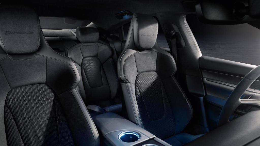Interior de esta berlina de dos filas de asientos.