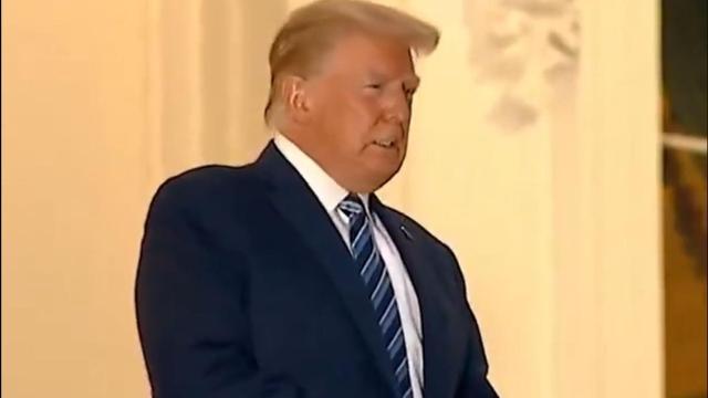 Una imagen del vídeo en el que Trump parece tener dificultades respiratorias.