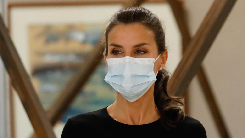 Letizia ha viajado a Galicia y ha decidido volver a reciclar uno de sus 'looks'.
