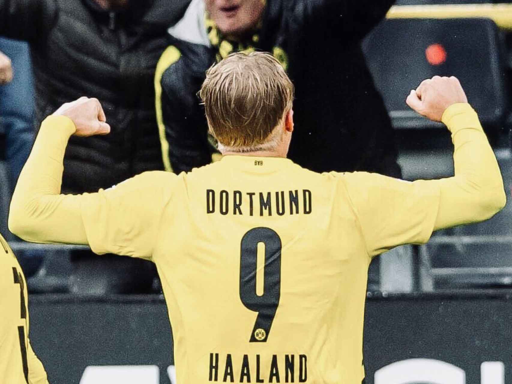 Haaland celebra un gol con el Dortmund