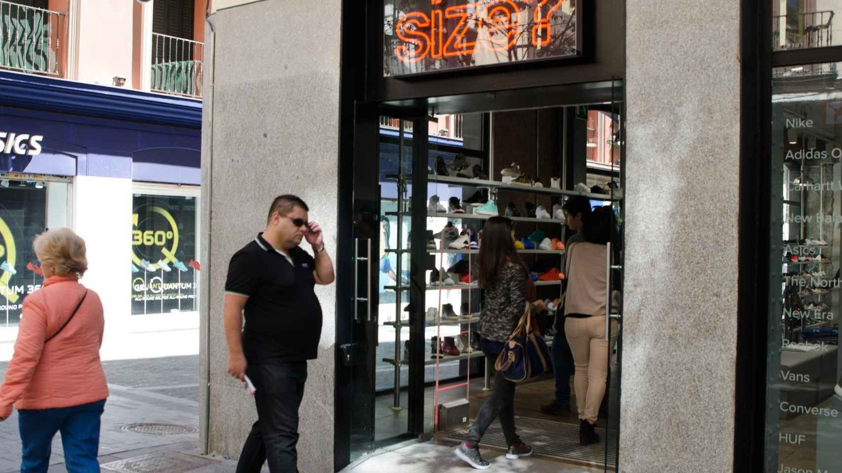 Una tienda de zapatos de Madrid en una imagen de archivo.