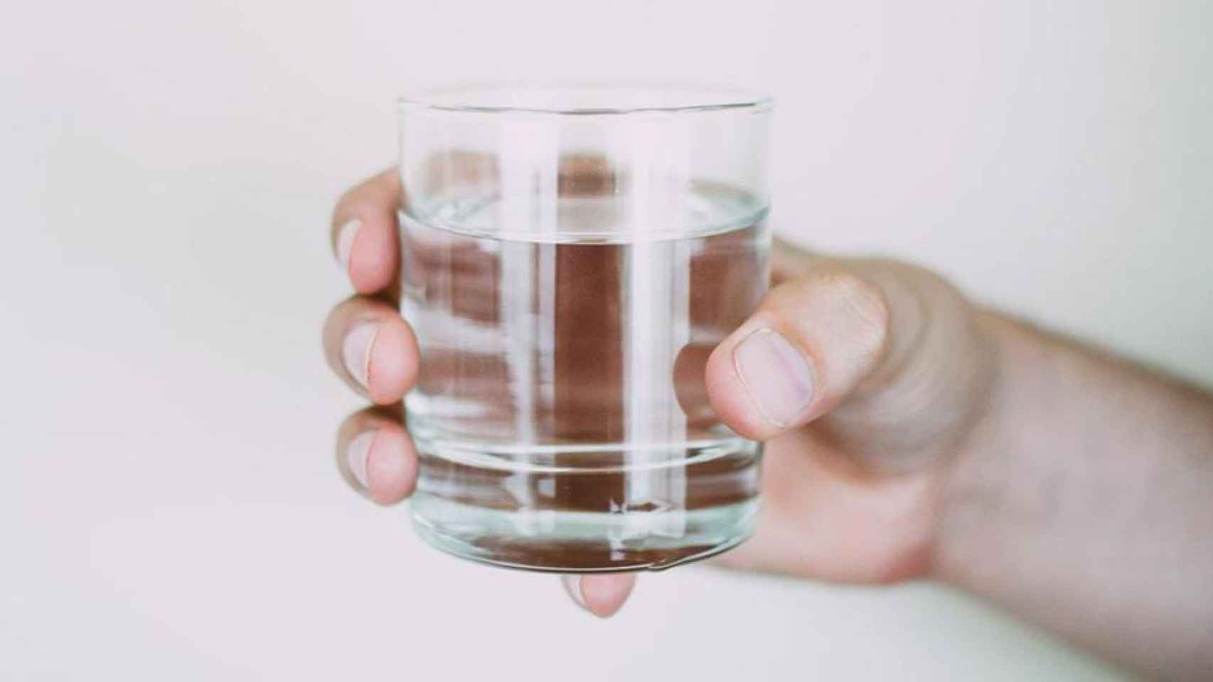 Por qué no deberías calentar jamás agua en un vaso en el microondas: el peligro de hacerlo