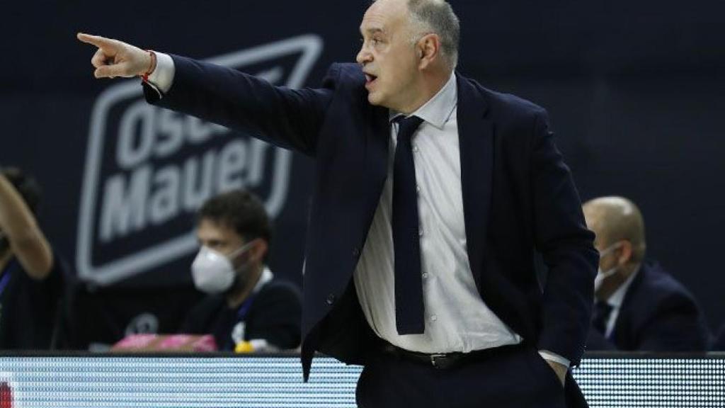 Pablo Laso dando indicaciones en un partido del Real Madrid