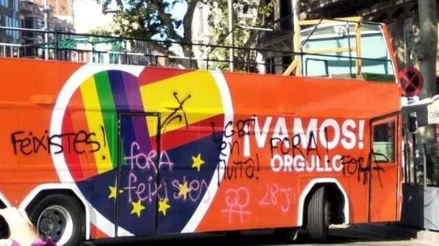 El autobús de Ciudadanos, vandalizado en la celebración del Orgullo Gay en Barcelona en 2019.