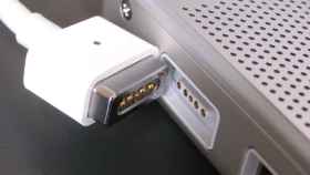 Conector MagSafe en un MacBook