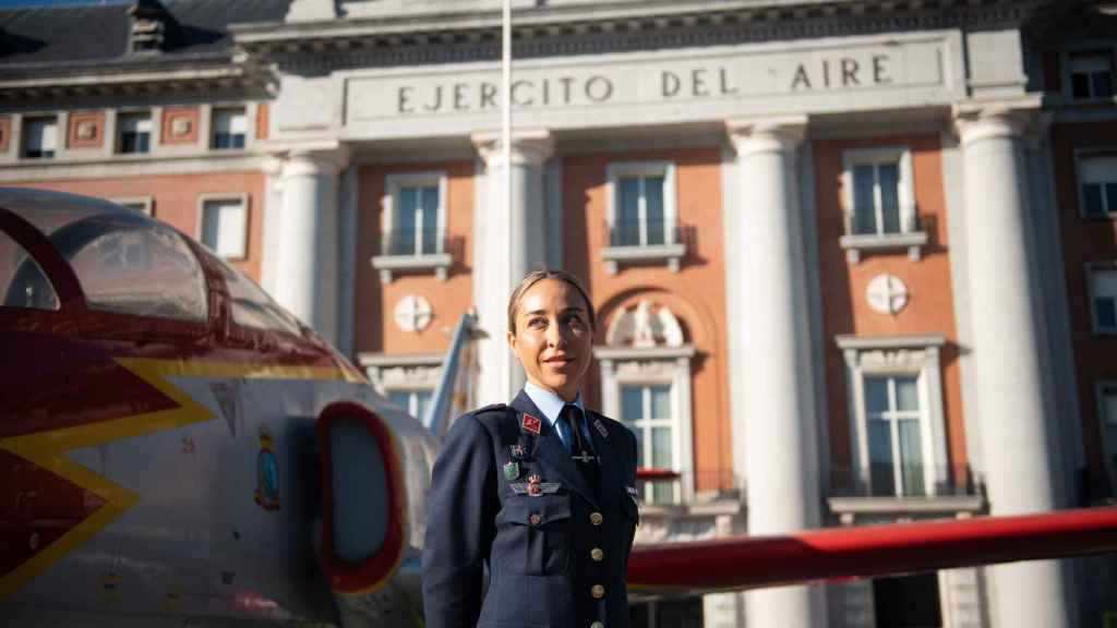 La comandante Pilar Mañas, en el Cuartel del Ejército del Aire.