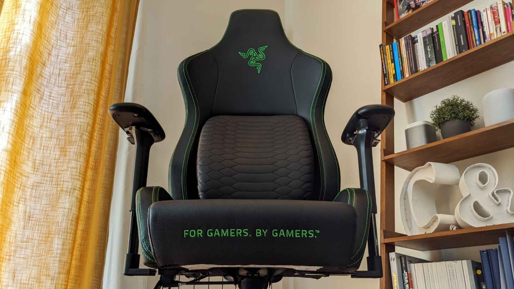 Razer presenta su primera silla gaming, la Razer Iskur