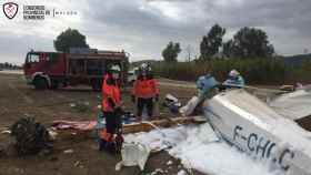 Bomberos del CPB realiza tareas de rescate de dos personas tras estrellarse una avioneta en Vélez-Málaga.