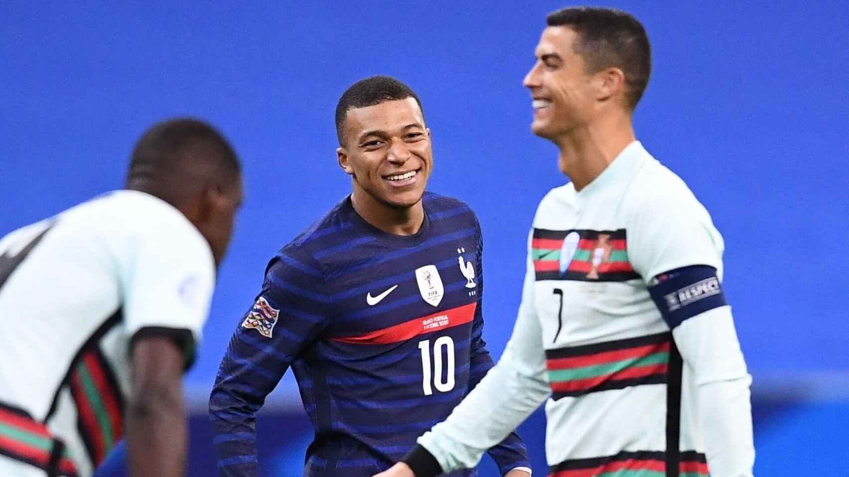 Kylian Mbappé y Cristiano Ronaldo, durante el partido entre Francia y Portugal de la Nations League