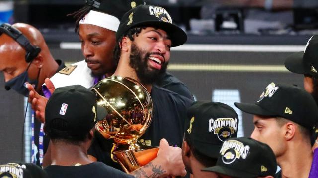 Anthony Davis, con su primer título de la NBA