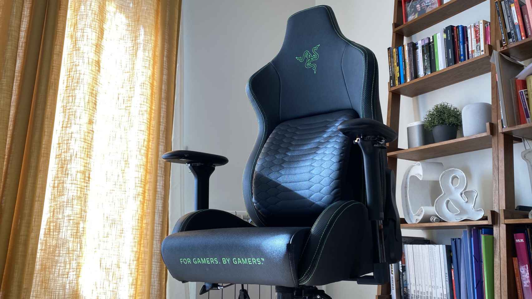 Probamos la Razer Iskur: esta silla gaming es una bendición para tu espalda