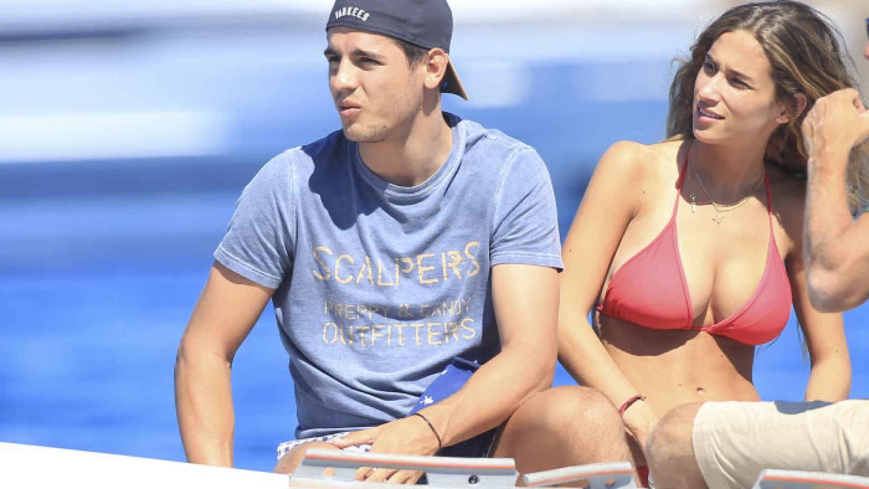 Álvaro Morata y María Pombo, durante unas vacaciones en Ibiza.