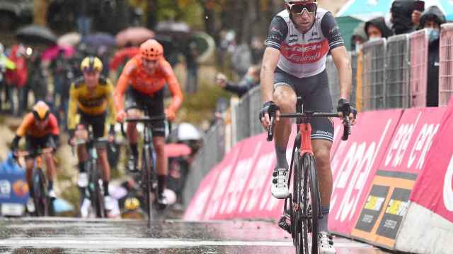 Nibali llega a meta en la etapa 9 del Giro de Italia