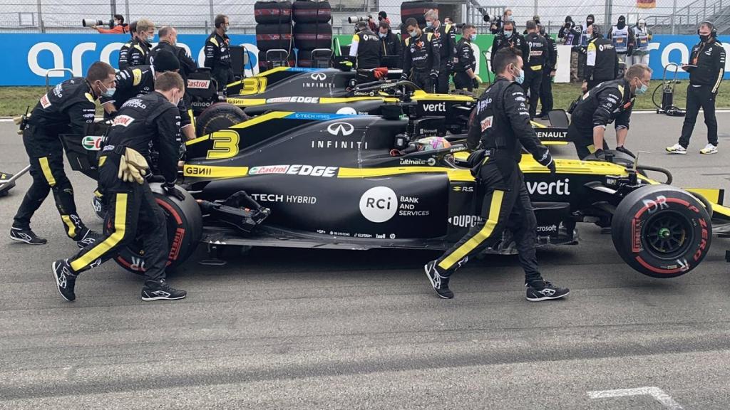 Los coches de Ricciardo y Ocon en Nurburgring