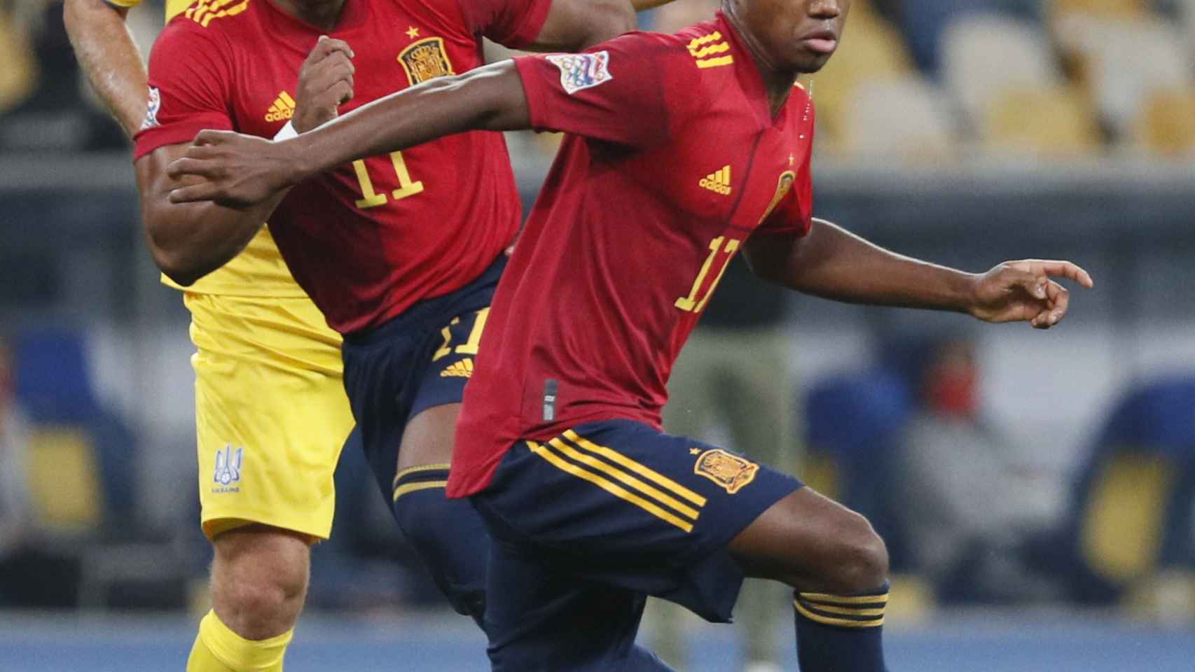 Ansu Fati y Adama Traoré, durante el Ucrania - España de la UEFA Nations League