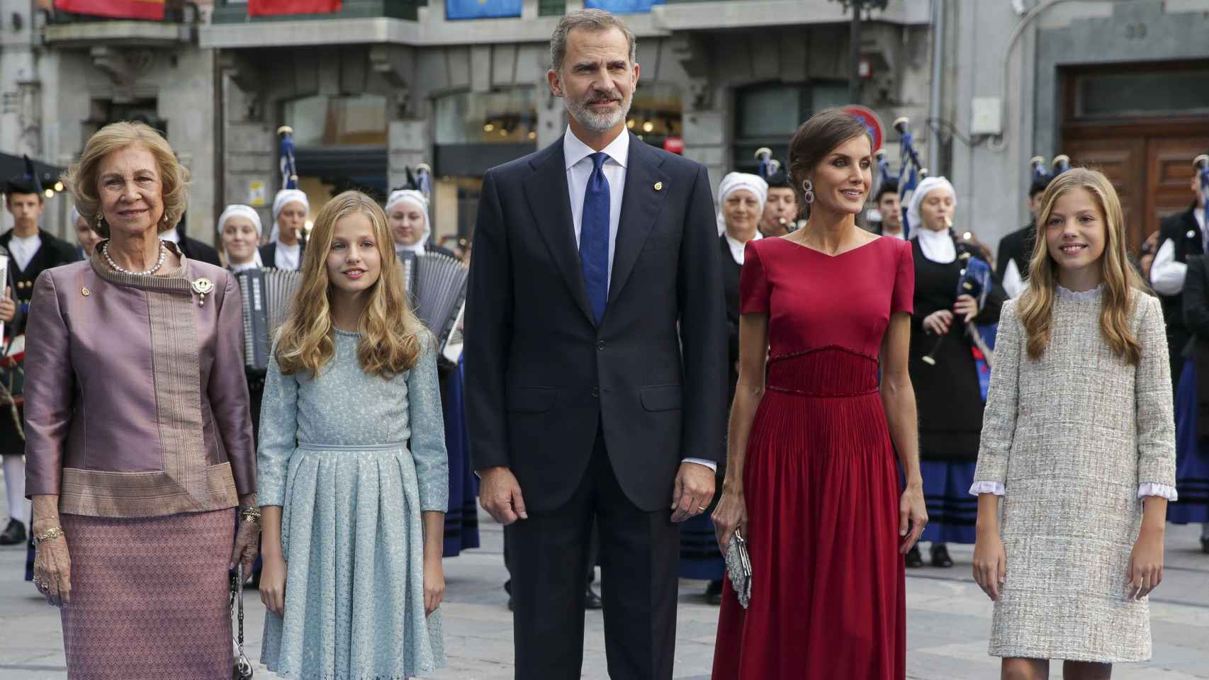 La Familia Real junto a la reina Sofía en la entrega de los Premios Príncipe de Asturias 2019.