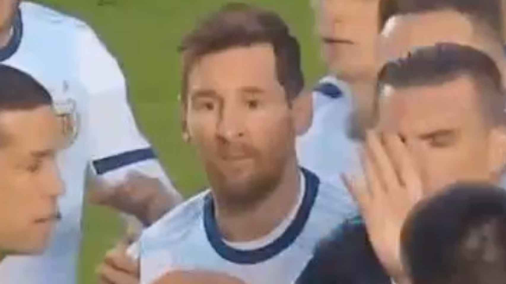 Messi protagoniza una tangana tras el Bolivia-Argentina: ¿Qué pasa, pelado?