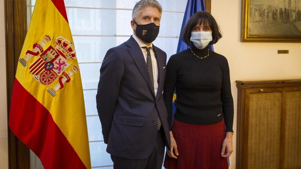 El ministro del Interior, Fernando Grande-Marlaska, y la comisaria María Jesús Cantos.