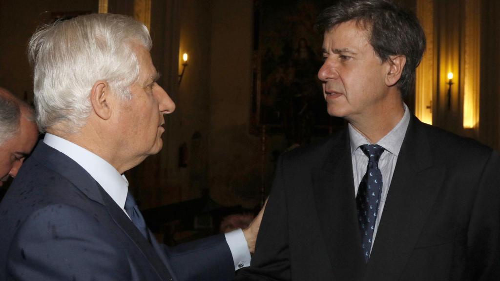 Cayetano junto a su hermano Carlos, duque de Alba.