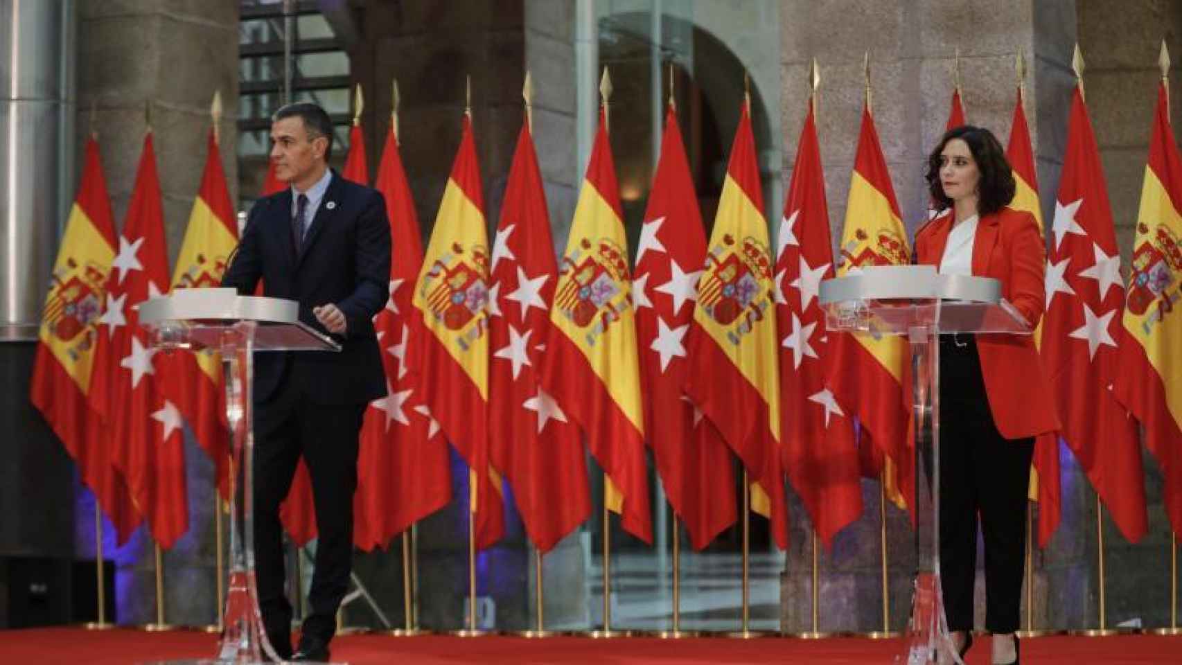El presidente del Gobierno, Pedro Sánchez, y la presidenta de Madrid, Isabel Díaz Ayuso.