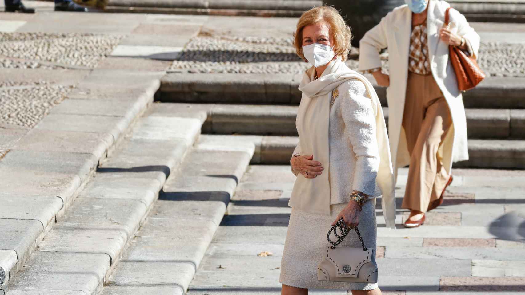 La reina Sofía, este viernes a su llegada a la Fundación Princesa de Asturias.