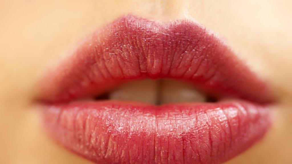 Trucos para tener los labios más carnosos y bonitos