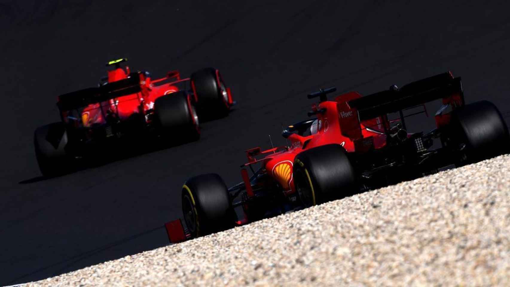 Los Ferraris de Vettel y Leclerc en Nurburgring